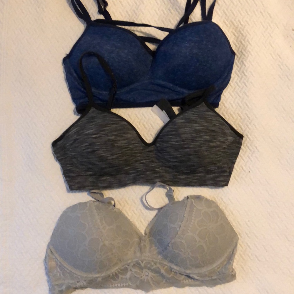 3 Victoria’s Secret PINK bras size M